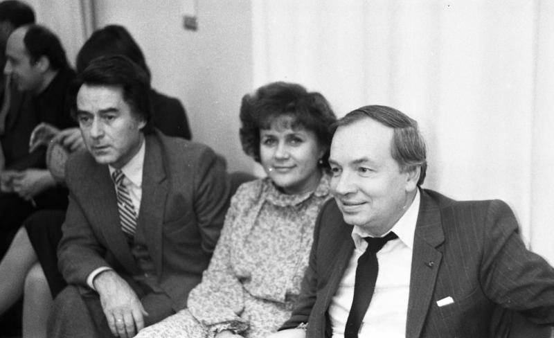 Андрей Вознесенский и Андрей Дементьев в редакции журнала «Юность», 1970-е, г. Москва