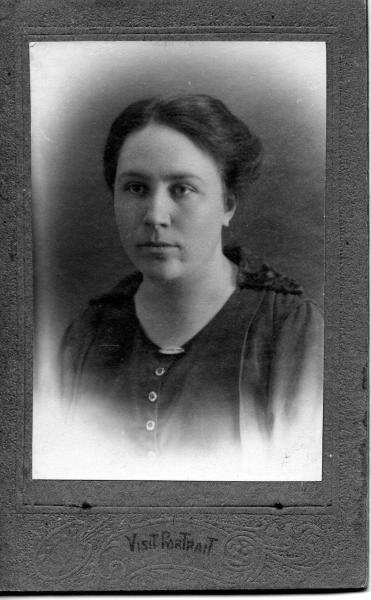 Женский портрет, 1919 год, г. Омск