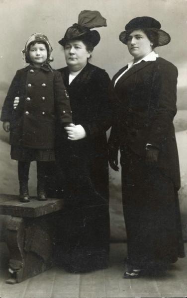 Семейный портрет, 1910-е