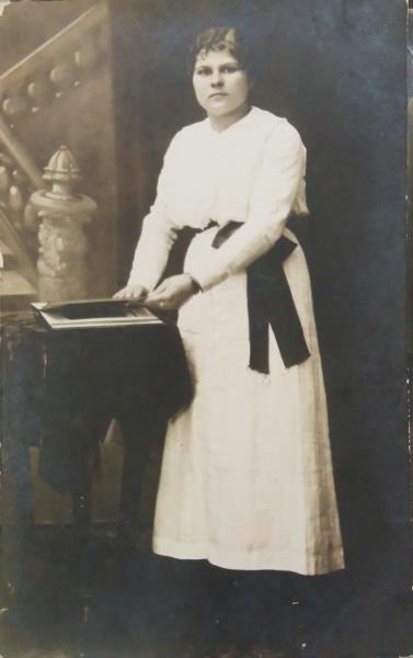 Портрет девушки, 1928 год