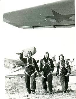 Балтфлот. Летчики гидроавиации. Комсомольский экипаж перед учебным полетом, 1930-е