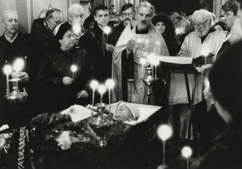 Похороны Григория Пушкина, 21 октября 1997, г. Москва, Ваганьковское кладбище, Храм Воскресения Словущего