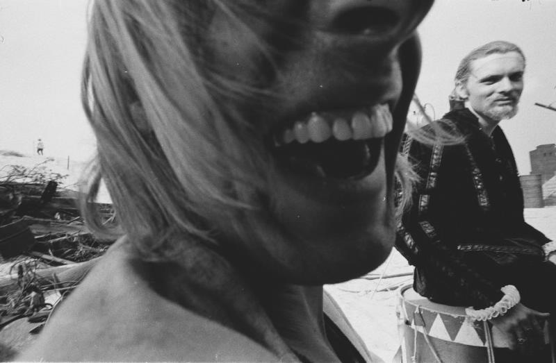 Актеры Лембит Ульфсак и Олег Видов на съемочной площадке фильма «Легенда о Тиле», 1976 год, Латвийская ССР, г. Рига