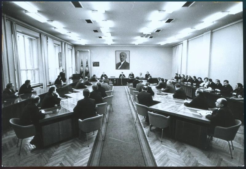 Собрание, 1976 год, Горьковская обл., г. Горький. Горьковская область с 1990 года – Нижегородская, а город Горький – Нижний Новгород.