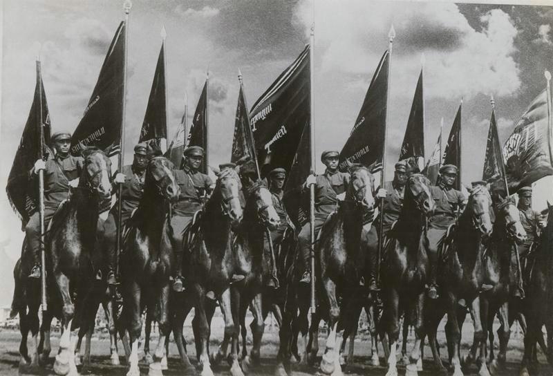 Без названия, 1935 год. Монтаж для фотоальбома «Первая конная».