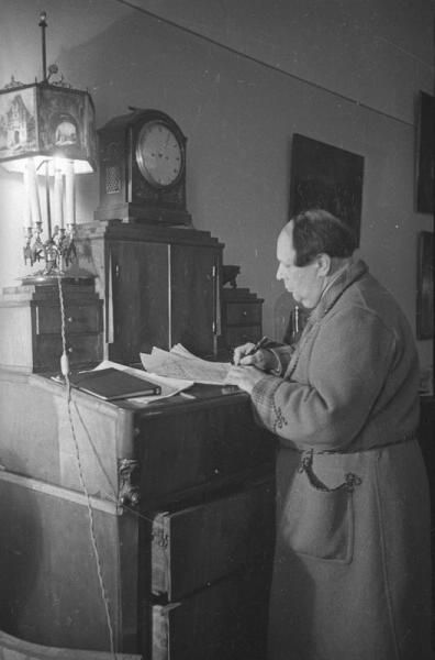 Писатель Алексей Николаевич Толстой, 1943 - 1944, г. Москва. Видео «Алексей Толстой» с этой фотографией.