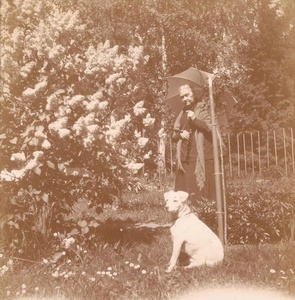 Женщина с собакой, 1895 - 1905