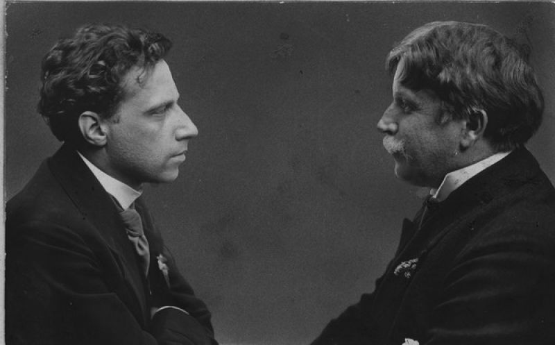 Всеволод Мейерхольд и Александр Головин, 1910-е. Выставка «Секреты великой актрисы», видеовыставка «Мейерхольд» с этой фотографией. 