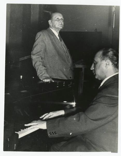 Александр Вертинский и Александр Цфасман в студии звукозаписи, 1956 год