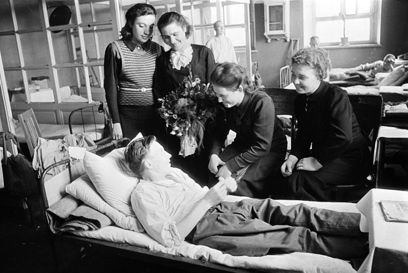 Из серии «1-я гвардейская мотострелковая бригада», 1943 год, г. Москва. 