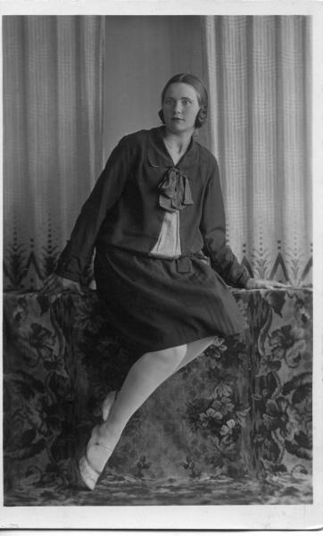 Женский портрет, 20 июля 1930. Выставки&nbsp;«10 модных фотографий: 1930-е»&nbsp;и «Мода ХХ века в 100 фотографиях» с этим снимком.