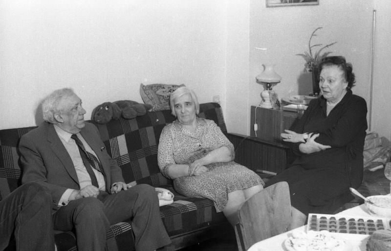 Народный артист СССР Юрий Никулин дома, 1980-е, г. Москва