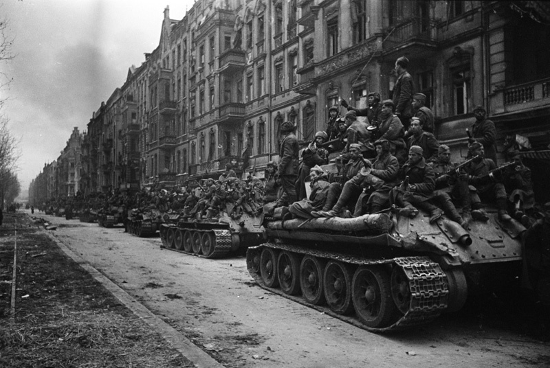 Советские войска вступили в Берлин, апрель 1945, Германия, г. Берлин. Берлинская наступательная операция.