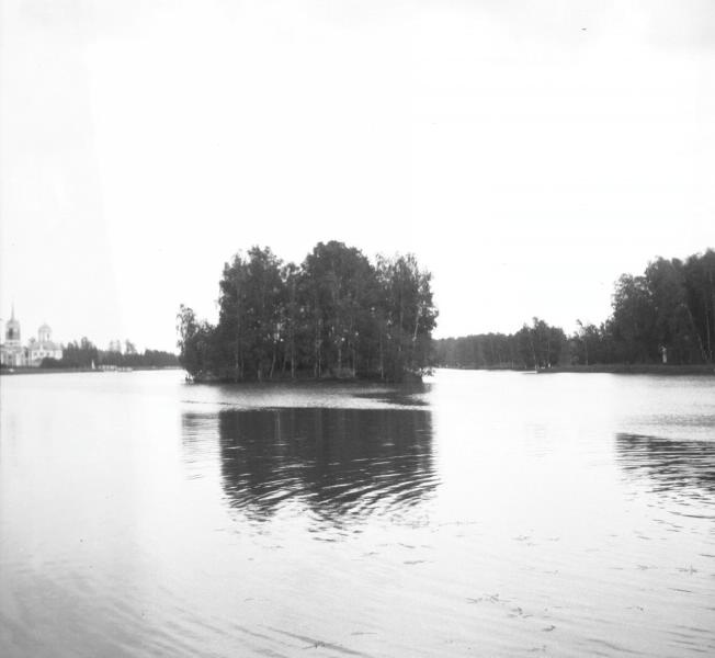 Остров на Кусковском пруду в Кусково, 1904 год, Московская губ.