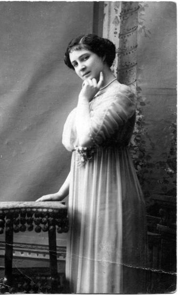 Портрет молодой женщины, 1914 год