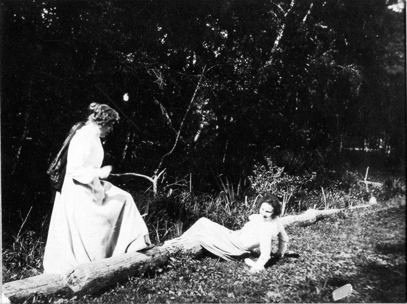 Женщины в лесу, 1910-е