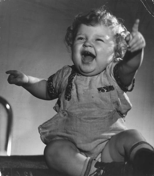 «Здравствуй, жизнь! Коля Жеренков. Ему пошел 2-й год...», 1953 год. Выставка «Симфония смеха»&nbsp;и&nbsp;видео «Всеволод Тарасевич» с этой фотографией. 