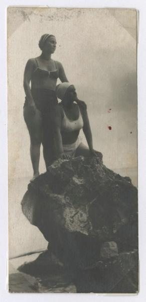 На камне, 1930-е