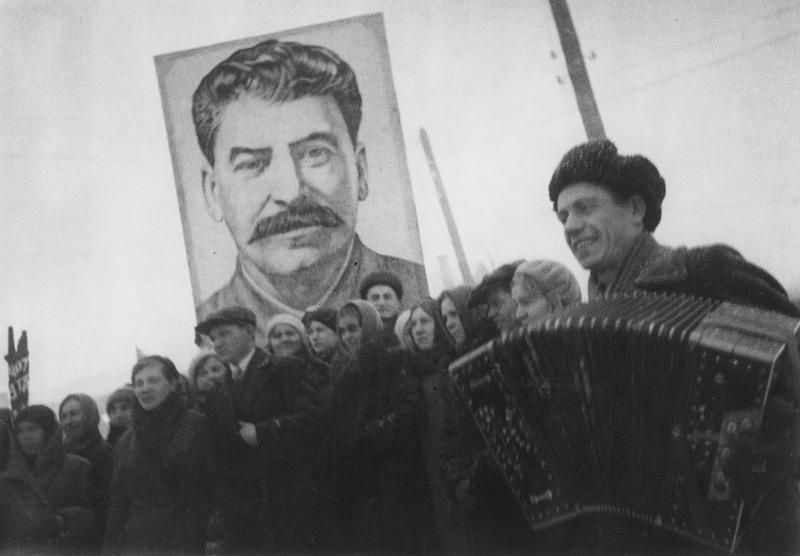 Демонстрация, посвященная принятию Сталинской конституции, 5 - 31 декабря 1936