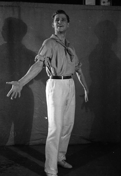 Фото "Юрий Гербер в партии Бори в балете Дмитрия Клебанова «Аистенок ...