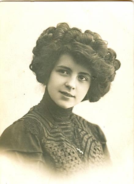 Женский портрет, 1910-е