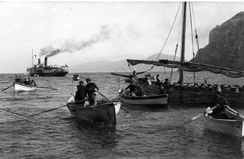 Морской берег. Лодки и пароход, 1910-е