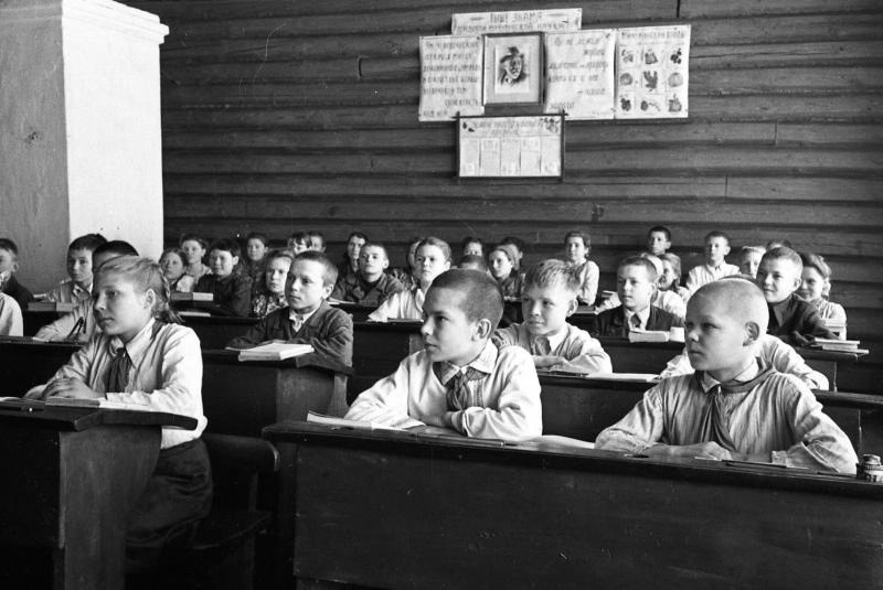 На уроке в школе, 1949 год, Тамбовская обл., Моршанский р-н, с. Ивенье