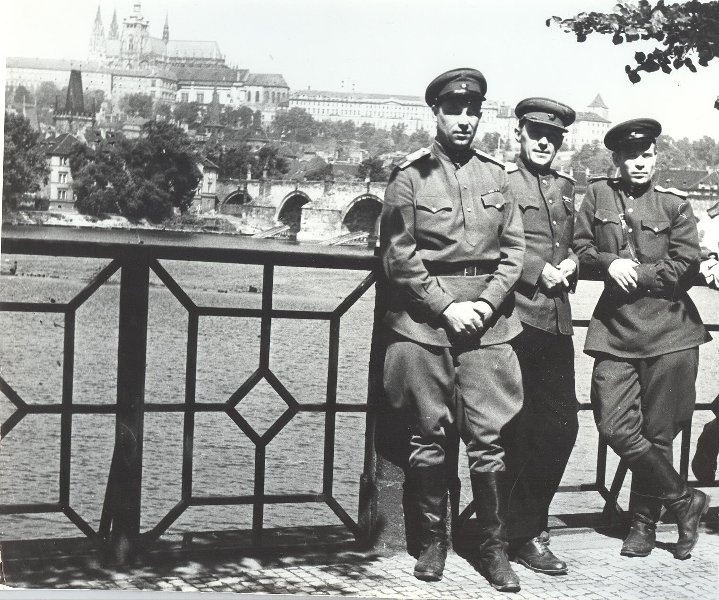 В Праге, июнь - август 1945, Чехословакия, г. Прага
