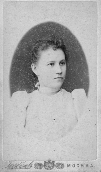 Женский портрет, 1893 год, г. Москва. Альбуминовая печать.