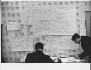 В аудитории, 1969 - 1974, Московская обл., пгт. Протвино. Из серии «Институт физики высоких энергий в Протвино».В 1989 году поселок городского типа Протвино был преобразован в город областного подчинения.