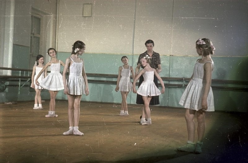 Фото "Балетное училище Большого театра. Педагог Е.А. Ланчинская", 1950 ...