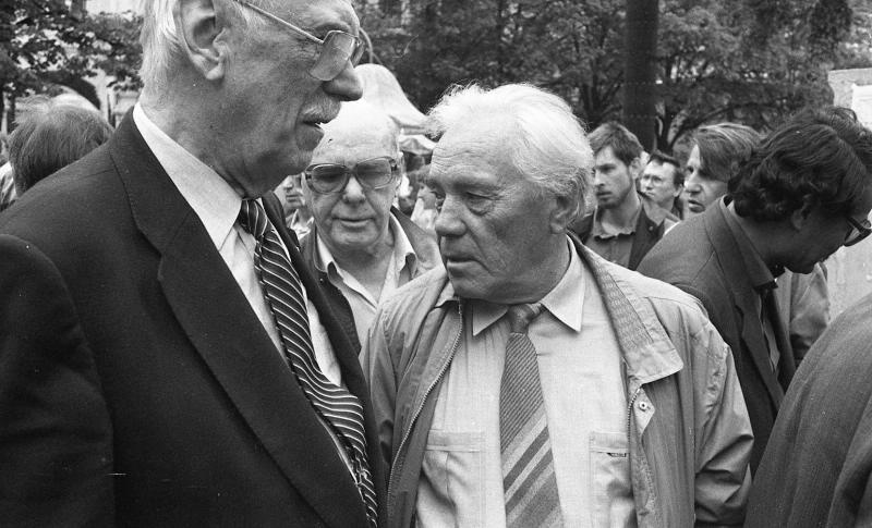 Сергей Михалков и Виктор Астафьев, 24 - 28 июня 1986, г. Москва. Предположительно, последний – Восьмой съезд писателей СССР в 1986 году.