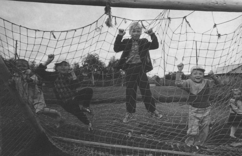 Без названия, 1991 год, Коми АССР, г. Сыктывкар. Выставки&nbsp;«Дети»&nbsp;и «Игра длиной в полвека» с этой фотографией.