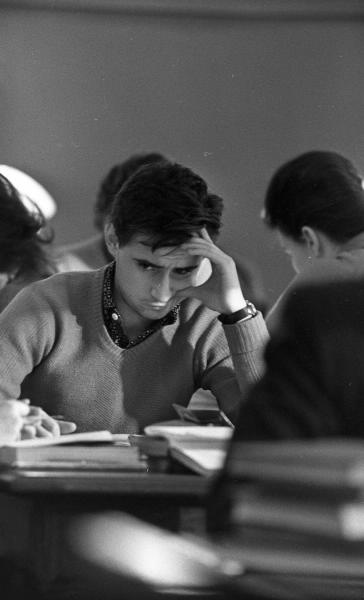Читальный зал «Публички». Студенты перед сессией, 1961 - 1969, г. Ленинград. Выставка «Учись, студент!» с этой фотографией.&nbsp;