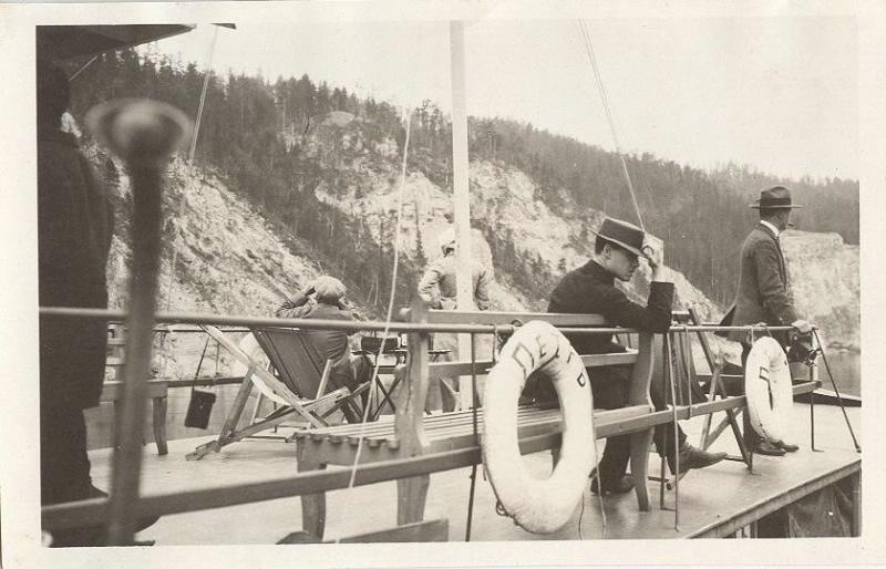 Пассажиры на палубе, 1910-е. Выставка «Когда мы ездили без масок» с этой фотографией.&nbsp;