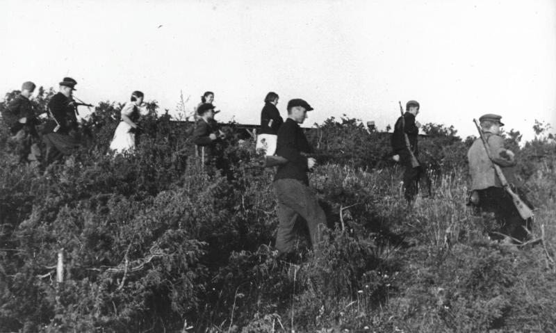 Партизаны идут на боевое задание, 1 июня 1943 - 31 августа 1944
