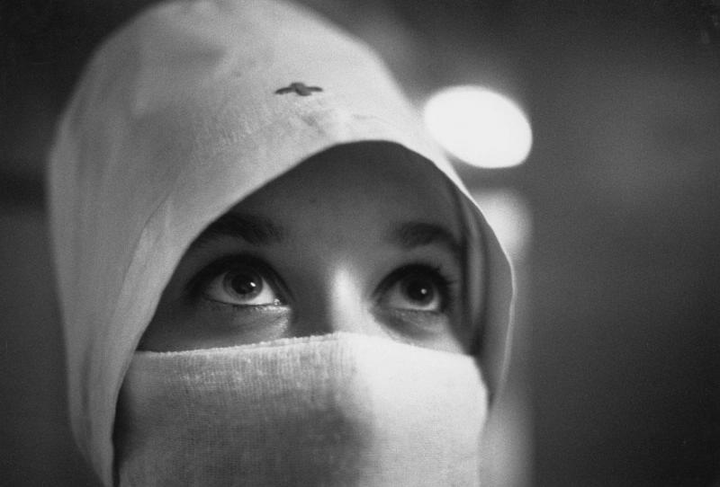 Медсестра, 1970-е. Выставки:&nbsp;«Медсестры. Ради здоровья других»,&nbsp;«Красный Крест: милосердие вне времени»&nbsp;и «Эти глаза напротив» с этой фотографией.&nbsp;