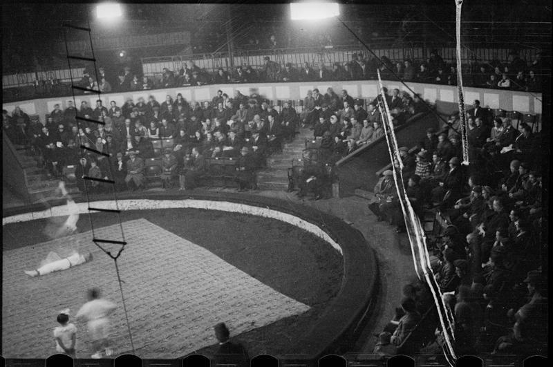 Цирк. Акробаты, 1930 год, г. Москва