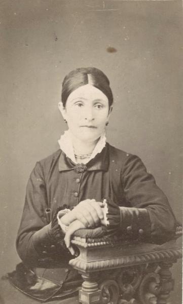 Женский портрет, 1880-е, г. Сумы