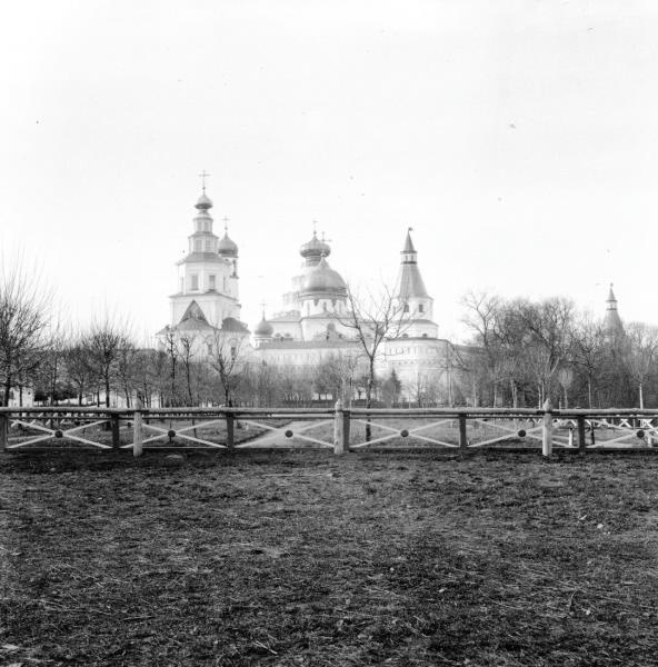 Монастырь, 1904 год, Московская губ., г. Воскресенск. Ныне город Истра.