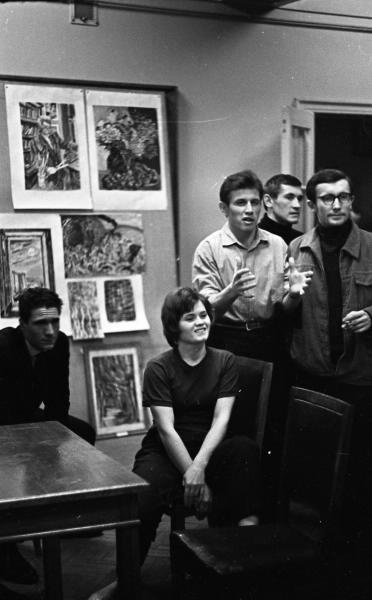 Спор, дискуссия у картин Аксенова, 1963 - 1964, г. Москва