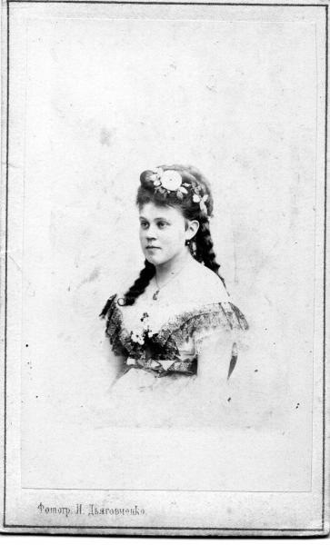 Женский портрет, 1870-е, г. Москва. Альбуминовая печать.