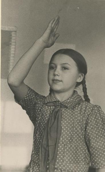 Портрет пионерки, 1942 год, г. Москва