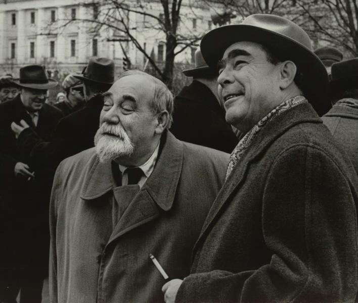 Старый большевик Федор Николаевич Петров и Леонид Ильич Брежнев, 1 октября 1964 - 31 декабря 1969, г. Москва