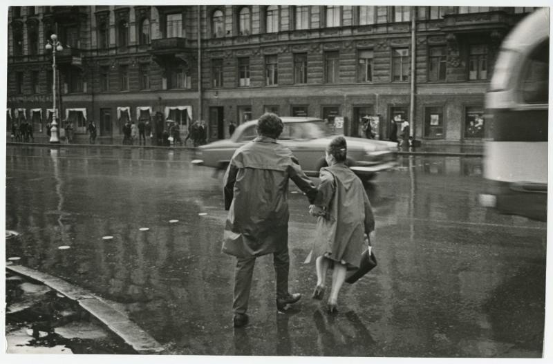 Без названия, 1965 год, г. Ленинград. Выставка «Влюбленные» с этой фотографией.