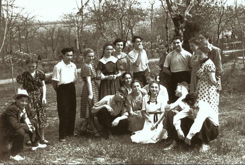 Молодежь, 1953 год, Украинская ССР, г. Днепропетровск. С 2016 года – город Днепр.