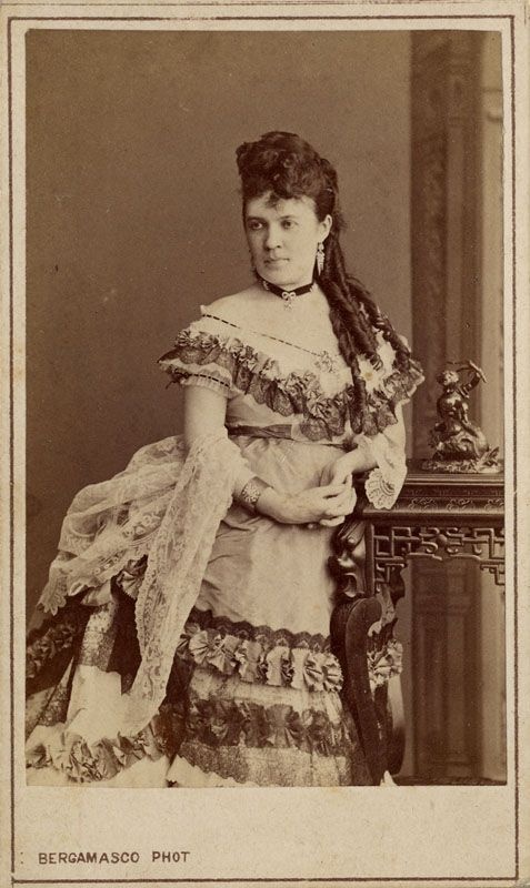 Портрет, 1880-е, г. Санкт-Петербург. Предположительно, актриса Гранцова.Выставка «Портреты Карла Бергамаско» с этой фотографией.