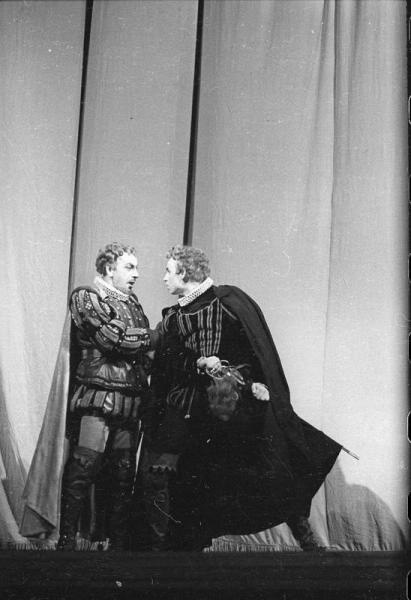Сцена из спектакля театра имени Моссовета «Отелло», 1960-е, г. Москва