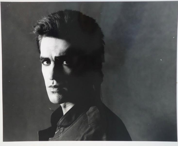 Вячеслав Бутусов, 1986 - 1989. Выставки&nbsp;«Рок-н-рольщики»&nbsp;и «Когда все были молодыми» с этой фотографией.