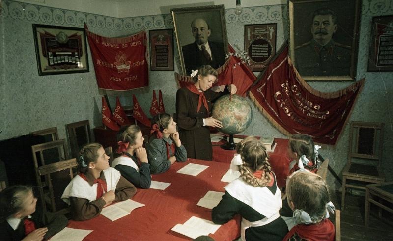 Пионеры Новой Каховки, 1952 год, Украинская ССР. Выставка «Новое благосостояние» с этой фотографией.